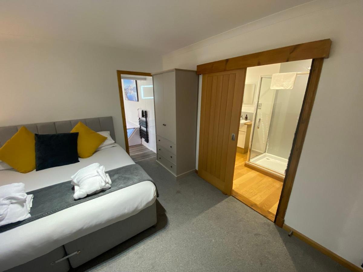 Highland Stays - Ben View Room & Jacuzzi Bath Fort William Esterno foto