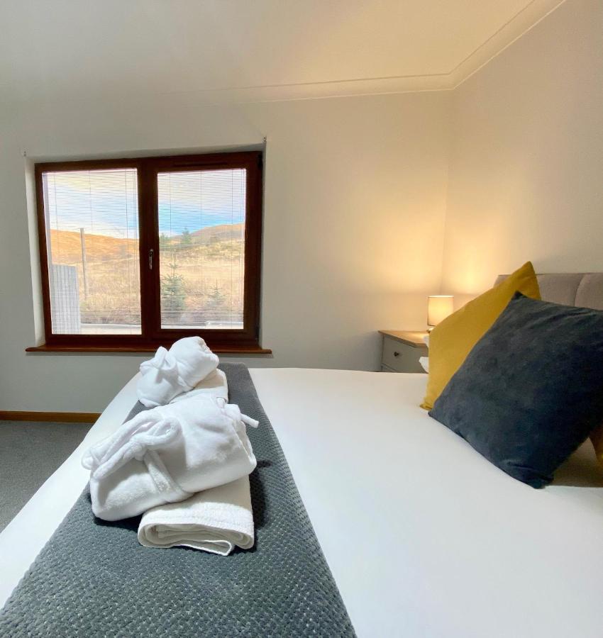 Highland Stays - Ben View Room & Jacuzzi Bath Fort William Esterno foto