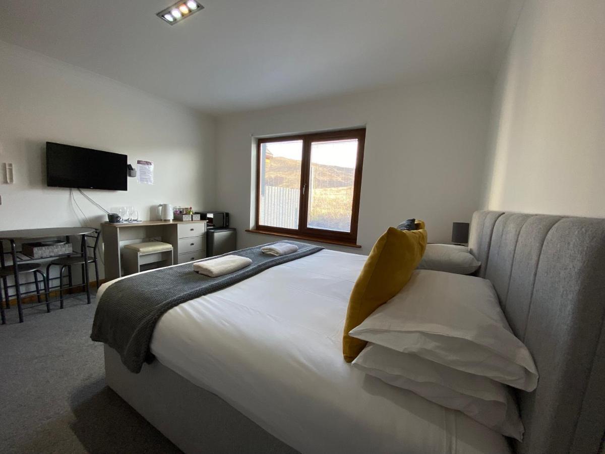 Highland Stays - Ben View Room & Jacuzzi Bath Fort William Esterno foto